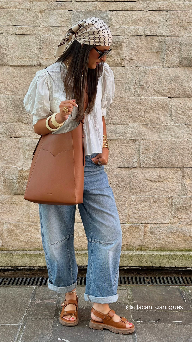 Mila hobo bag in brown leather by Esnner, everyday premium leather bag for women.