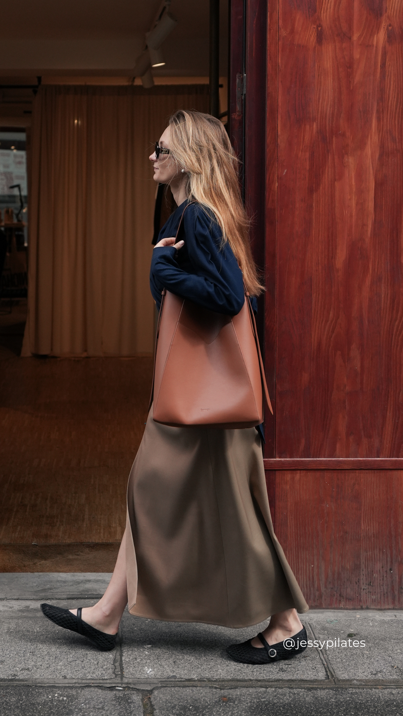 Mila hobo bag in brown leather by Esnner, everyday premium leather bag for women.